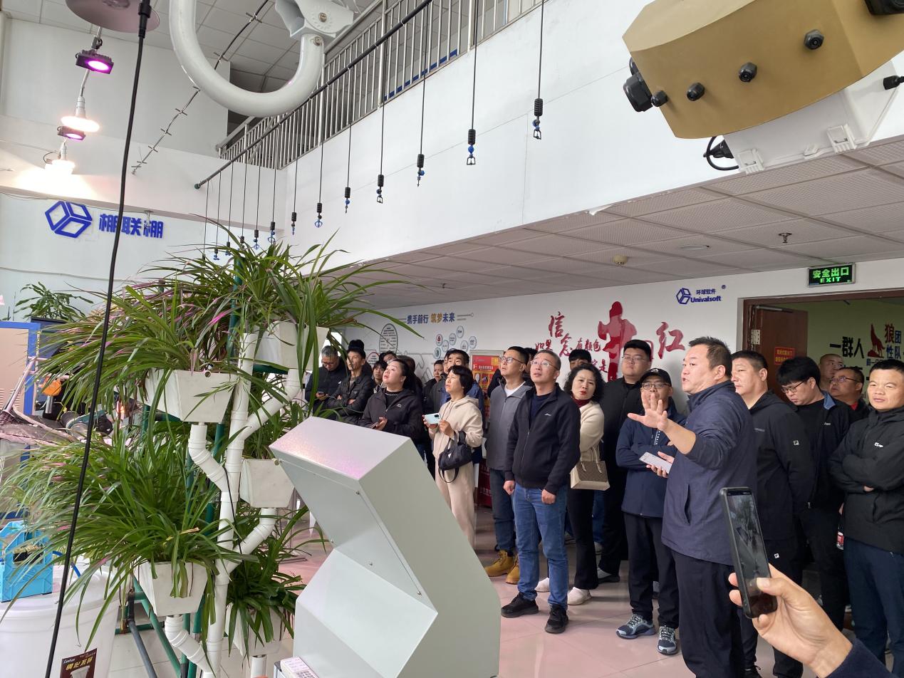 吉林省延边州考察团莅临棚联棚考察智慧农业